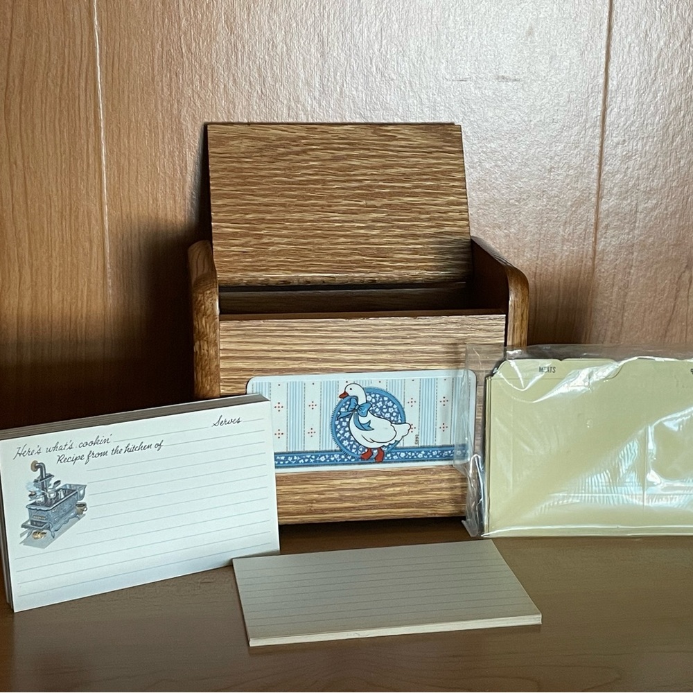 Oak recipe card box with recipe cards.